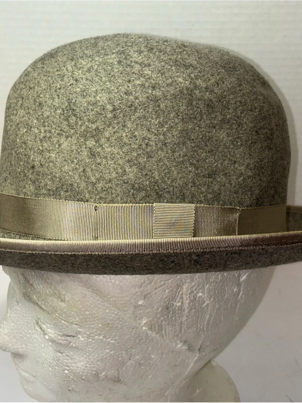 Esprit Grey Felt Bowler Hat with Grosgrain Trim Vintage 1980’s Back to College